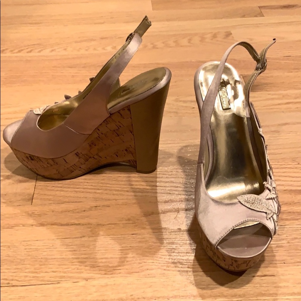Wild pair size 8 gold and cork wedge!